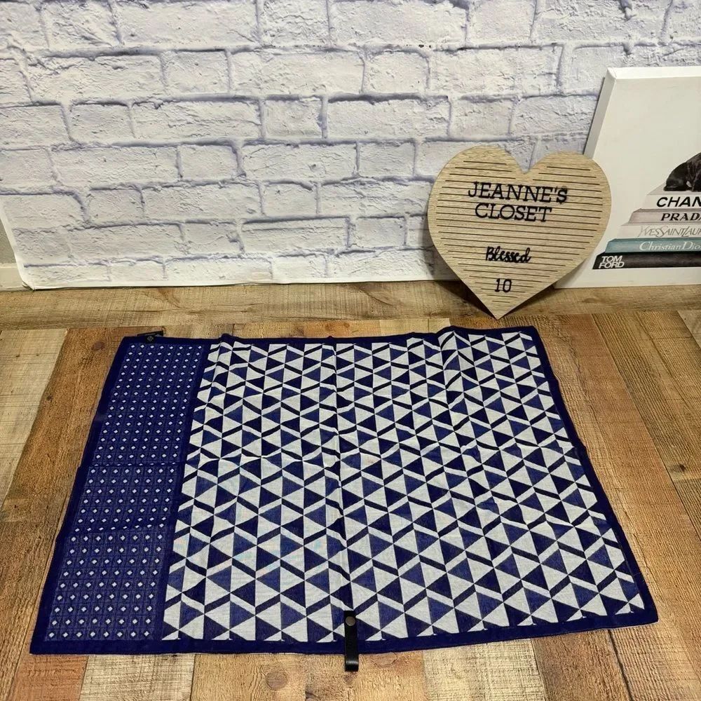 LE JACQUARD FRANCAIS
Bistronome Apron 36" x 39" & Tea
Towel